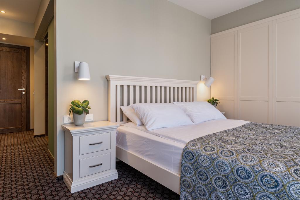 Hotel Sinchronas Telšiai Eksteriør bilde