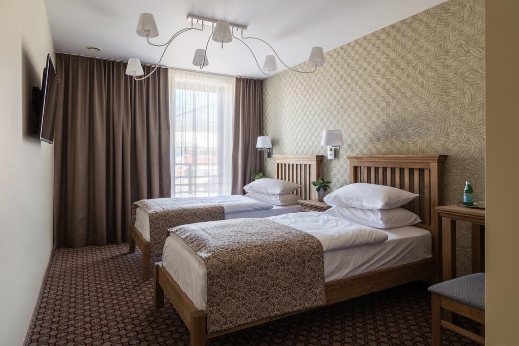 Hotel Sinchronas Telšiai Eksteriør bilde