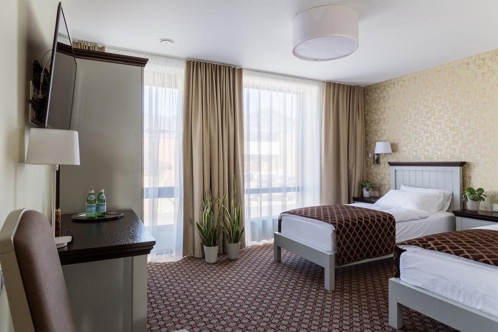 Hotel Sinchronas Telšiai Eksteriør bilde