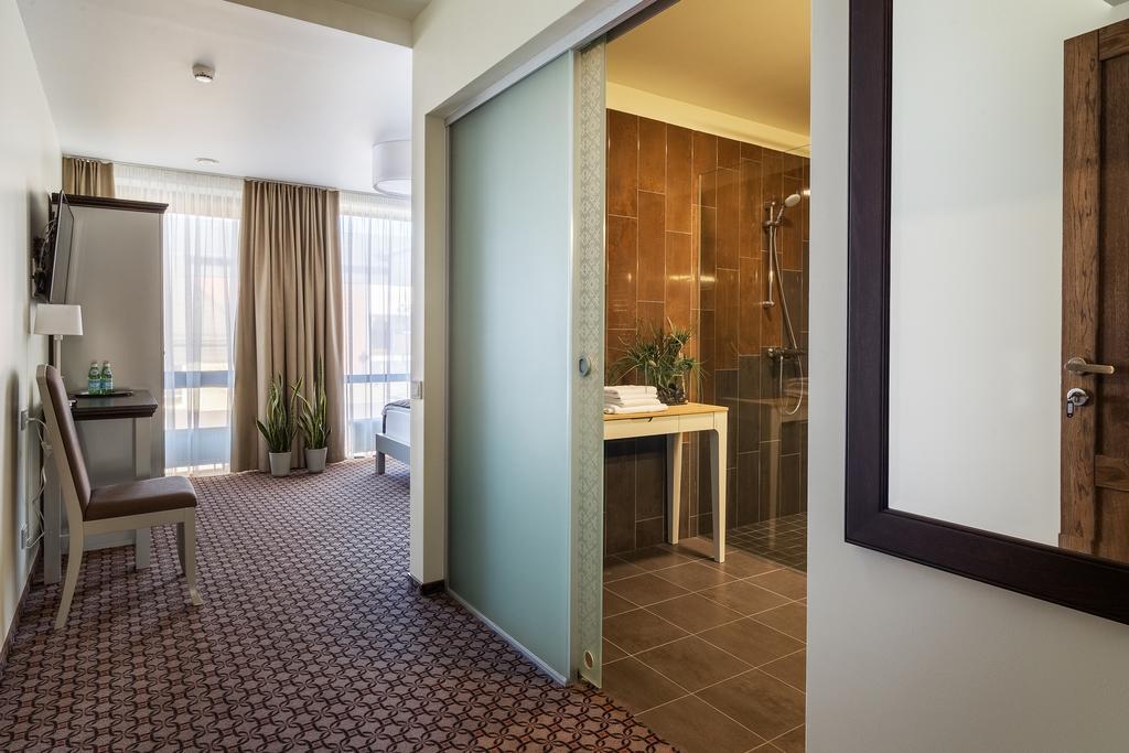 Hotel Sinchronas Telšiai Eksteriør bilde